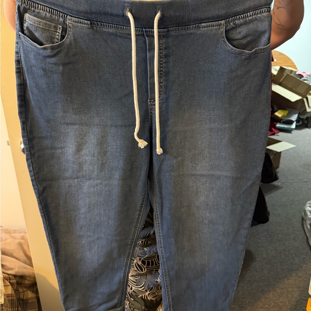 Blue Cropped Ankle Jeans with Elastic Waistband
